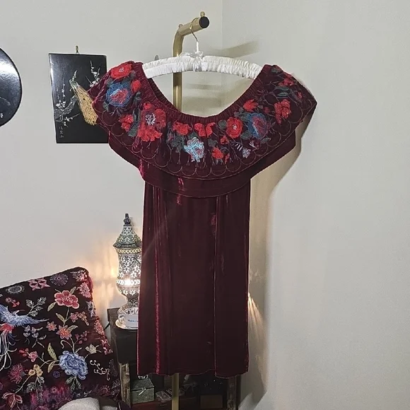 Umgee Dresses | Umgee Burgundy Velvet Floral Embroidered Peasant Dress | Color: Red | Size: M | Fashiondiviner's Closet